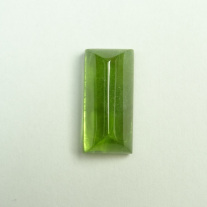 Peridot rechteckige Pyramide ca.10x21mm