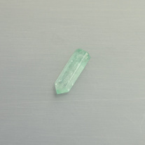 Smaragdkristall, hellgrün, geschliffen ca.6x19mm