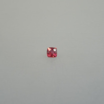 Spinell facettiert gespanntes Quadrat ca.4x4mm pink