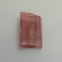 Turmalinkristall rosa, halbiert ca.17,5x31mm dicke ca.8,5mm