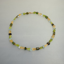 Unikatkette gearbeitet mit 750/- Gelbgold, Turmalin, Aquamarin, Peridot und Citrin