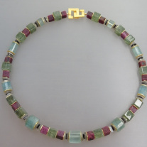 Unikatkette gearbeitet mit 925 Silber vergoldet Aquamarin, Rubin, Prehnit, Mondstein und Spinell